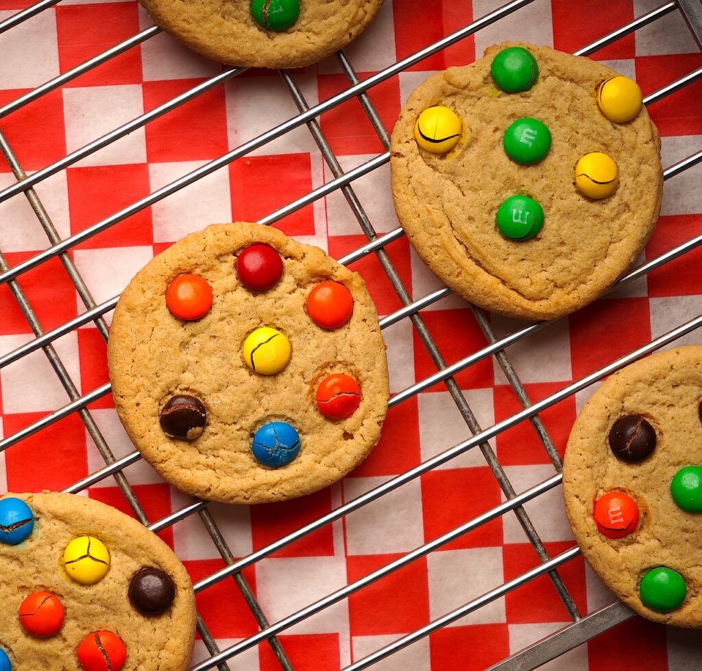 cookies, pastry, cooling rack