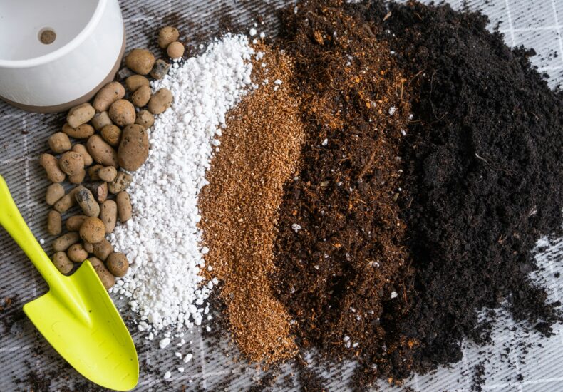 Cannabis Growing Mediums: The Ultimate Guide Part 1 4 Ingredients for the soil of home potted plants, peat, earth, sand, perlite, vermiculite, coconut. A